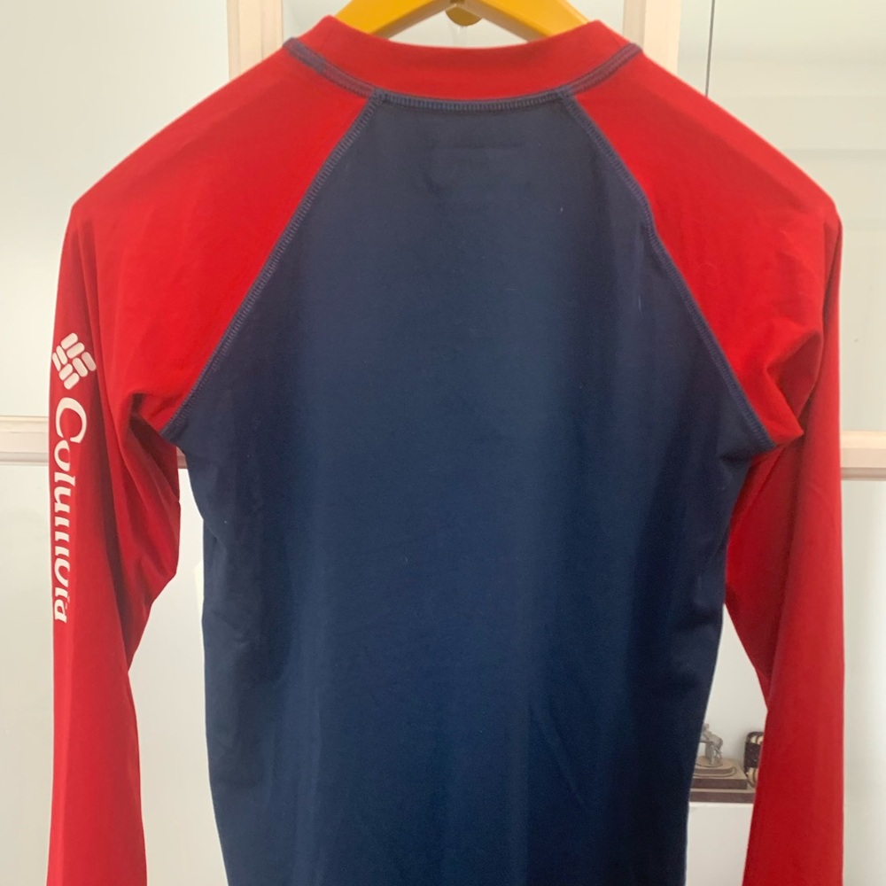 4/$20 Columbia activewear youth shirt A3